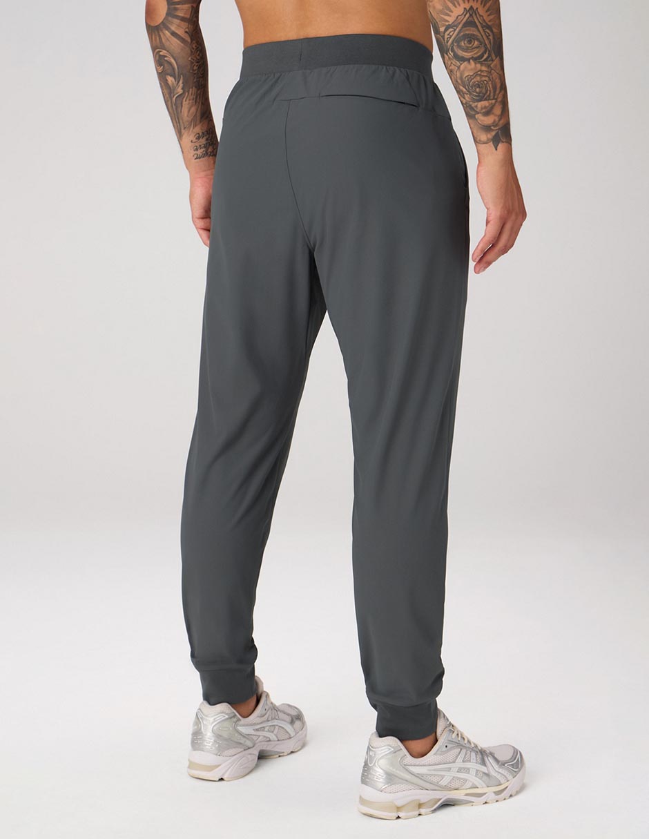 Jogger relajado con bolsillos para hombre